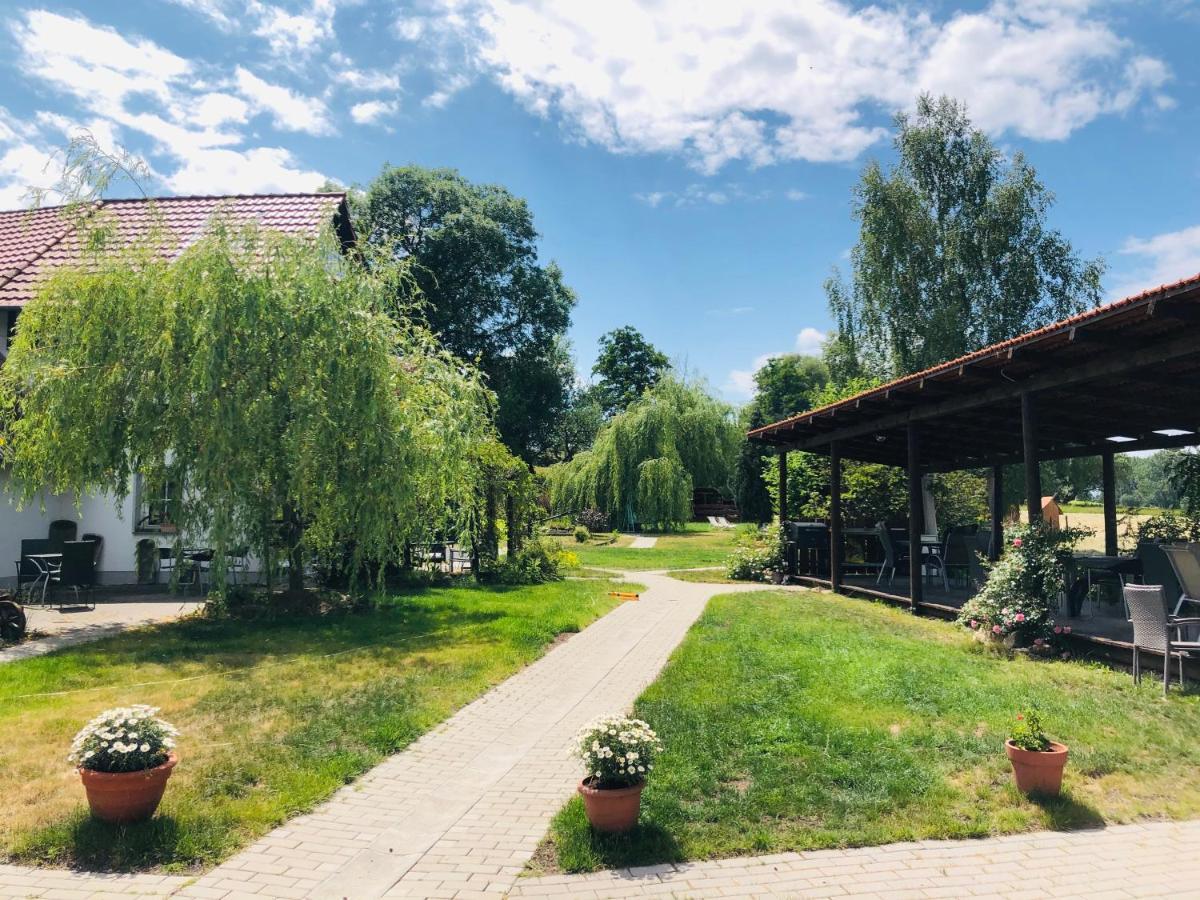 Hotel Weisse Muehle Breitenworbis Exteriör bild